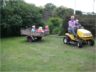 Så kører vi traktor sammen med bedstefar. Både Peter, Amalie, Casper og mig.